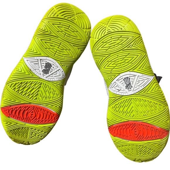 2019 Kyrie 5 ( Mamba Mentality) - Picture 3 of 10